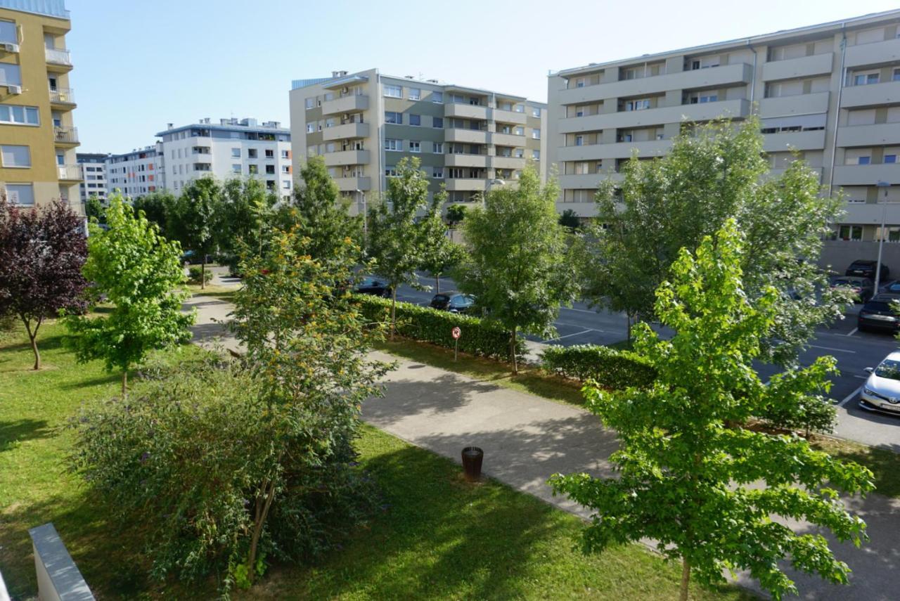 Apartman Welcome To Tresnjevka Загреб Екстериор снимка
